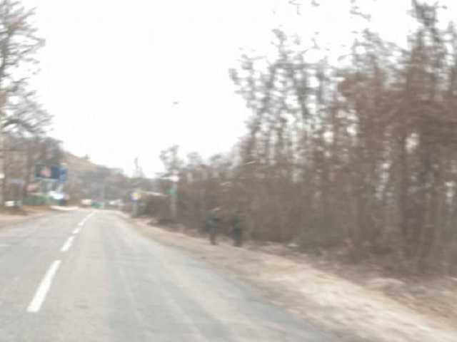 "Откуда такие замашки": вдоль маршрута движения Зеленского выстраивают нагцвардейцев