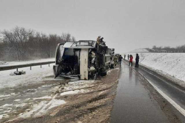 Украинцы попали в жуткое ДТП в России: 17 пострадавших