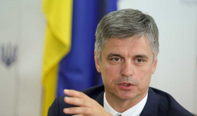 Бідний міністр. Пристайко знову позичив гроші у власної матері