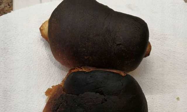 У школі Кривого Рогу після масового отруєння продали дітям горілі булочки