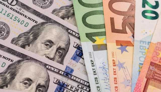 Украинцы в ноябре продолжали скупать валюту