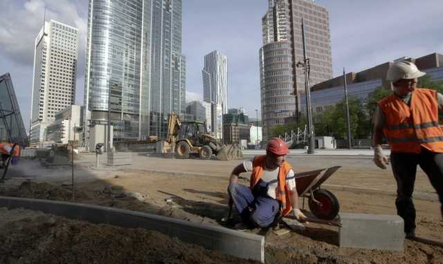 Каждый второй украинец в Польше уже сидит на чемоданах — Rzeczpospolita