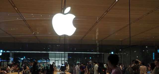 Евродепутаты массово пишут письма Apple из-за «российского Крыма»