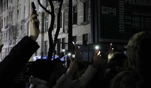 "Выживших запугали!" Родственники жертв пожара в колледже Одессы забили тревогу