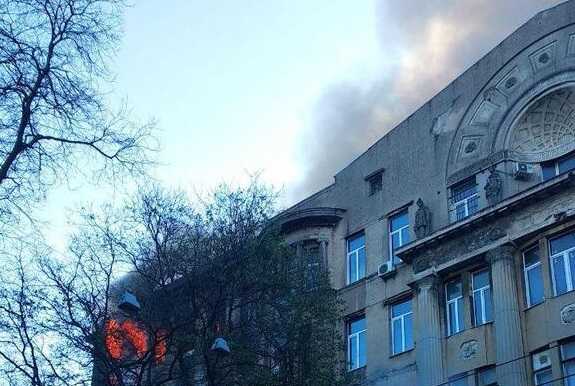 Под завалами Одесского колледжа нашли еще два тела