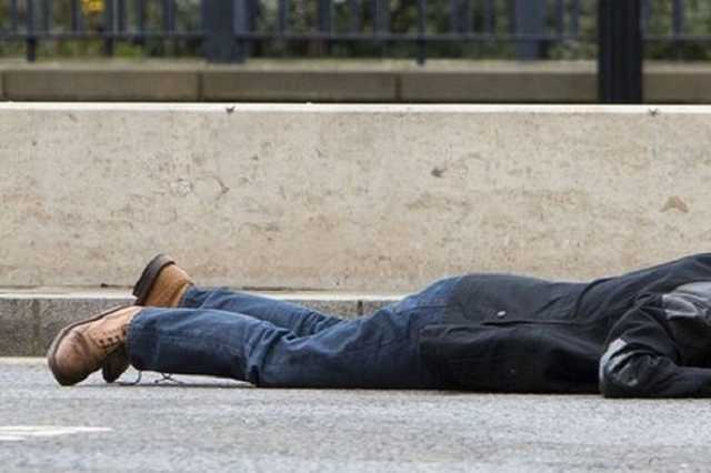 В Днепре посреди улицы на глазах у толпы умер мужчина