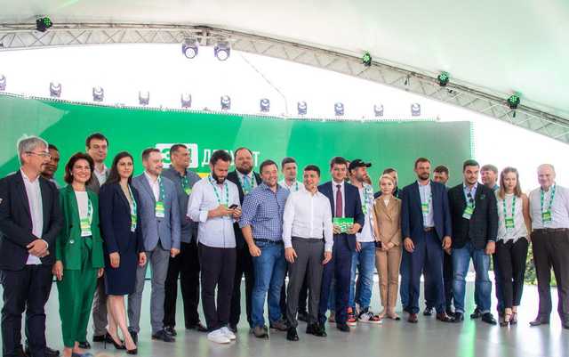 13 “слуг народу” досі не ініціювали жодного проекту закону