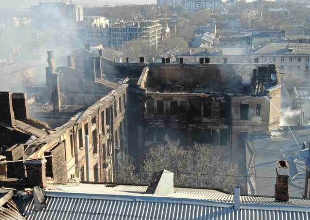 Директорці згорілого коледжу в Одесі оголосили підозру в халатності