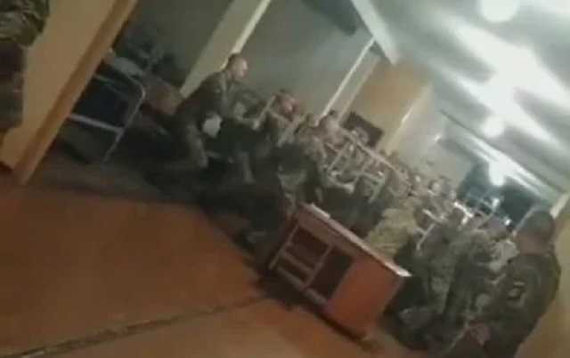 Дедовщина и совок: Военный опубликовал ролик, в котором издеваются над срочниками ВСУ