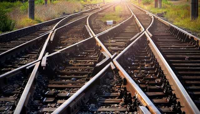 “Укрзализныця” купила у компании Рината Ахметова рельсы на 583 млн