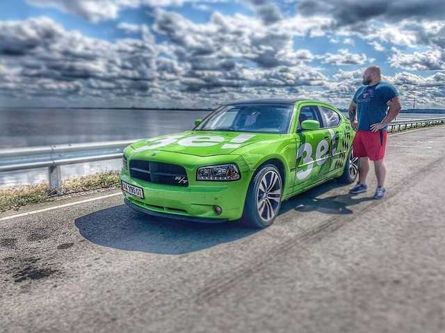 В столице изуродовали редкое авто поклонника Зеленского