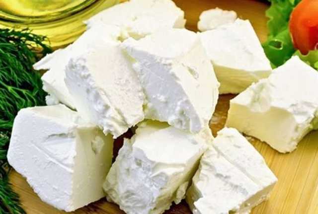В Украине исчезнет свой сыр фета