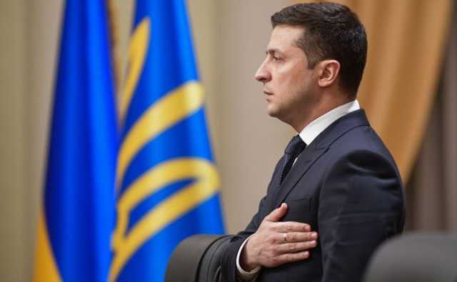 Зеленский внес в Раду изменения в Конституцию по децентрализации