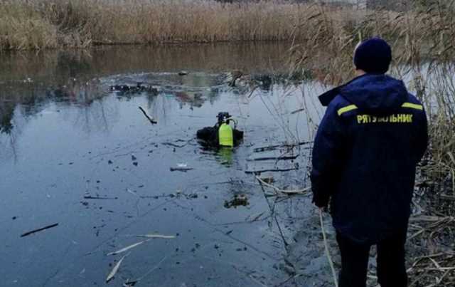 Под Киевом из озера достали два трупа