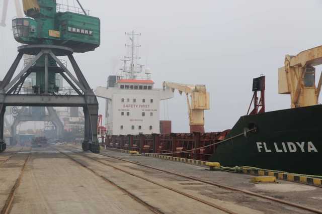 Контрабанда недели: В Украину пытались ввести тонны опасных отходов под видом песка