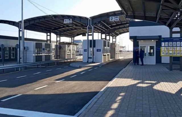 Окупанти не пустили до Криму українця, що їхав на похорон батька