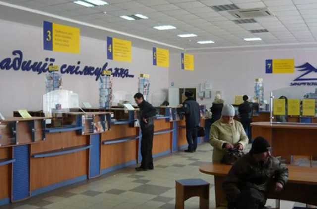 Укрпочта поднимает цены: сколько заплатим за посылку в новом году