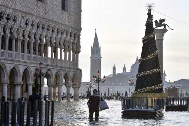Венеция перед Рождеством опять ушла под воду