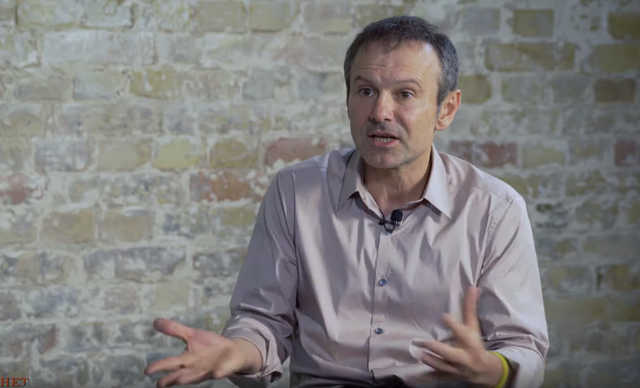 Швец: Не ругайте Славу!