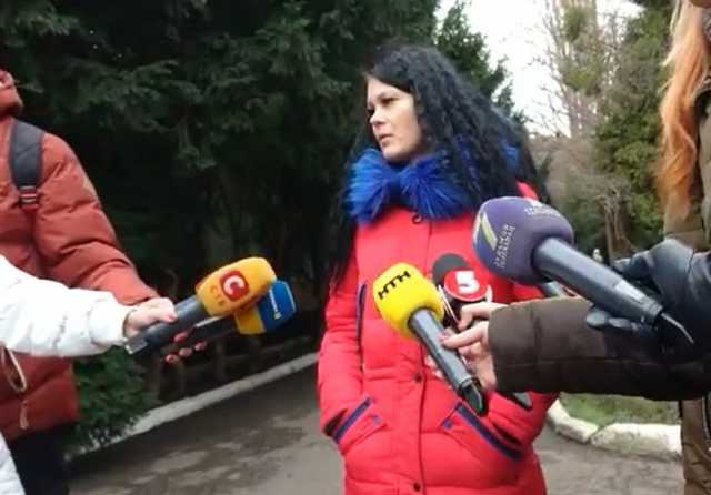 Избитая военная боится за свою жизнь: Угрозы не прекратились