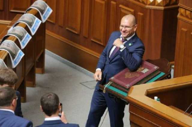 Пророссийский кандидат от Слуги народа «дерибанит» рынок земли