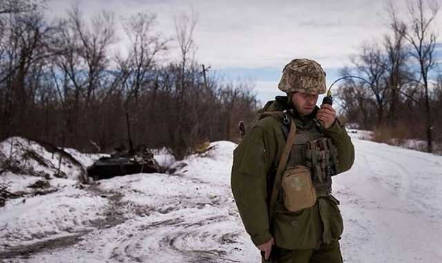 Один украинский воин ранен на Донбассе, за сутки два обстрела, - штаб ОС