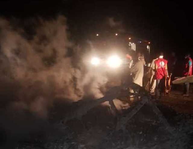 На борту были дети: фото с места падения самолета "Антонов" в Судане