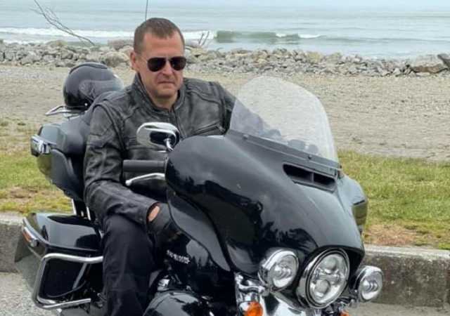 Мэр Днепра Филатов "сбежал" из Украины на двух колесах