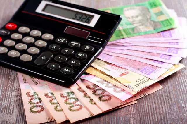 Минимальная зарплата в Украине впервые превысила минималку в России