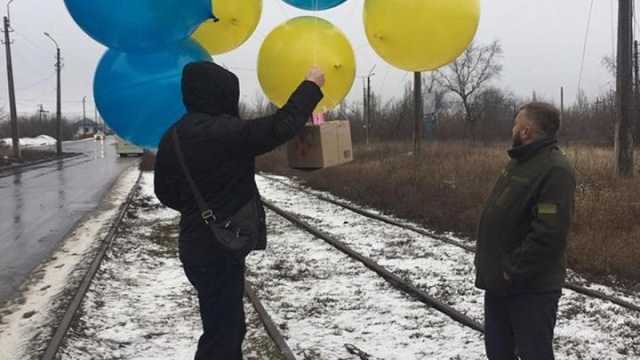 «Усыпан был весь поселок»: украинские волонтеры отправили «подарки главарям ДНР»