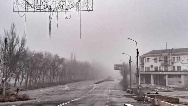 «Господи, как это страшно»: соцсети ужаснули фото известных мест Донецка