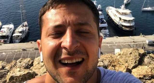 «В Зеленском прекрасно все»: политолог посоветовал голосовавшим за президента оценить всю иронию