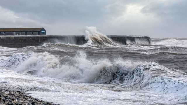 Украину ждет нашествие ураганов и наводнений: озвучен пугающий прогноз на 2020 год