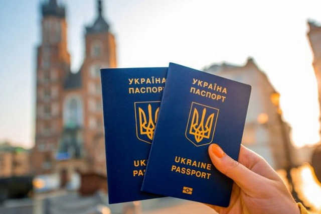 Україна на дві сходинки опустилася у рейтингу паспортів