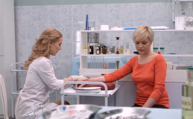 Украинцам напомнили, за что врачи не имеют права требовать деньги