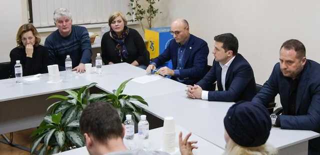 Катастрофа МАУ: Родственников погибшей украинки Малаховой не позвали на встречу с Зеленским