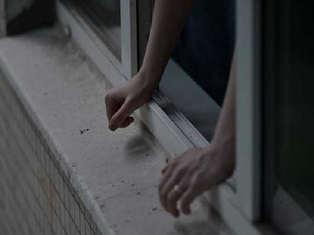 Хотела выброситься из окна: в Киеве спасли отчаявшуюся женщину