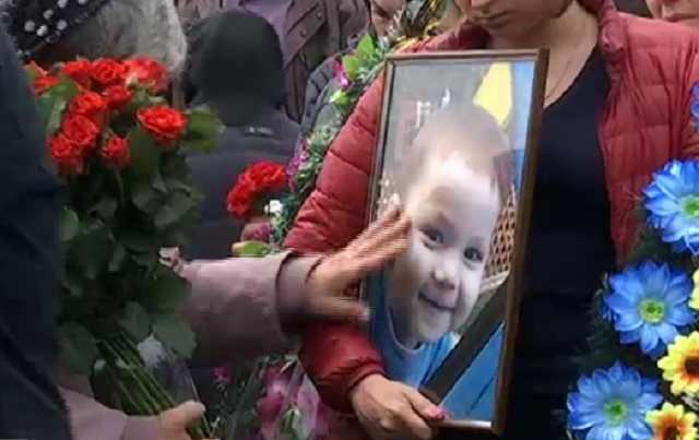 Шевченковский райсуд Киева выпустил по УДО убившего двухлетнего пасынка мужчину