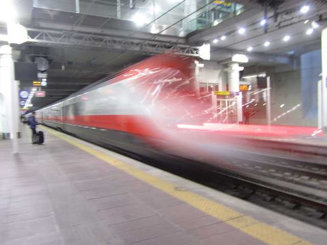 В Італії зіштовхнулися три потяги метро, є постраждалі