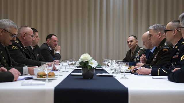 Хомчак встретился с главами штабов НАТО в Брюсселе