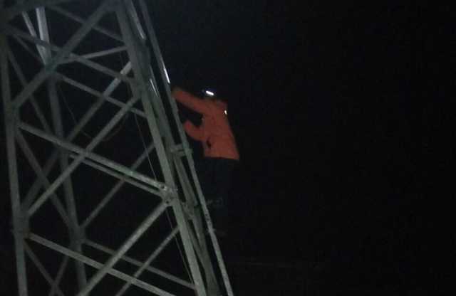 На Львівщині зупинився підйомник з 25 туристами