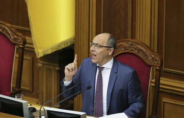 Влітку президент може розпустити парламент, – Парубій