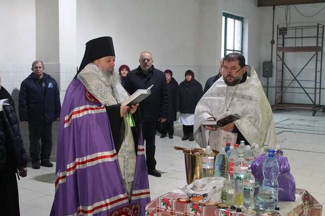 На Крещение из кранов киевлян потекла святая вода