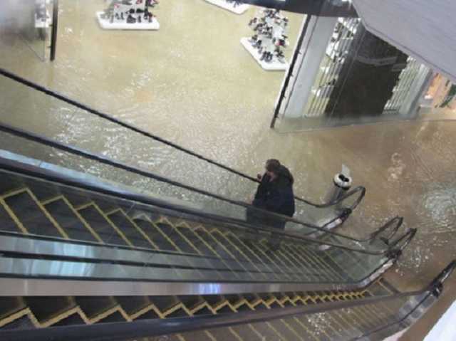 ЧП в Ocean Plaza: в сети показали, как начинался потоп