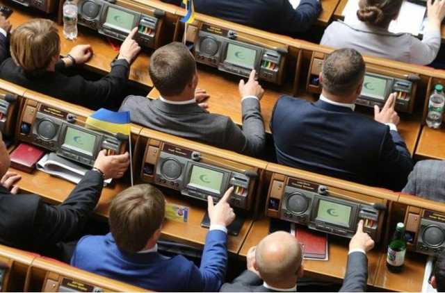 Пахнет расколом? Нардеп рассказал, что на самом деле происходит в «Слуге народа»