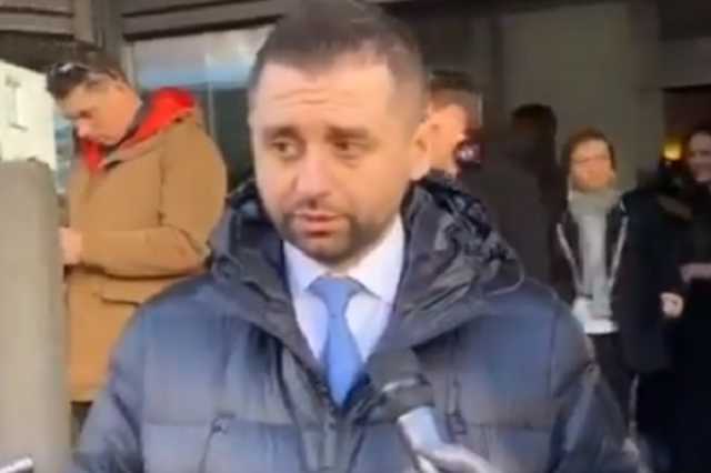 Зеленский и Арахамия в Давосе пообщались с пропагандистами Кремля