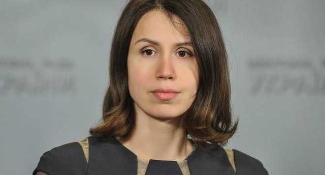 «Обошла все 5-звездочные отели»: Черновол в Омане ищет доказательства встречи Зеленского и Суркова