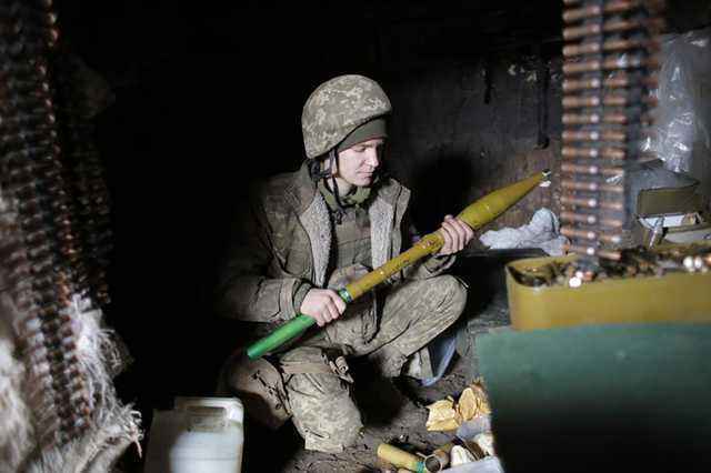 Когда говорят пушки: Киев и Москва молчат о тяжелых боях на Донбассе