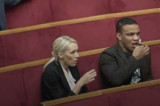 "Не мышь и не птица": нардепа Беленюка застукали в Раде за странным занятием