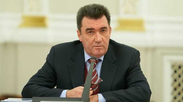 Секретарь СНБО за декабрь заработал почти 100 тысяч гривен